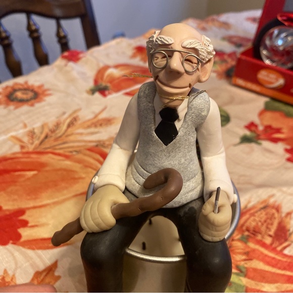 D Manning Limited Edition Shelf Sitter "Over The Hill" Old Man  7" - Picture 4 of 4